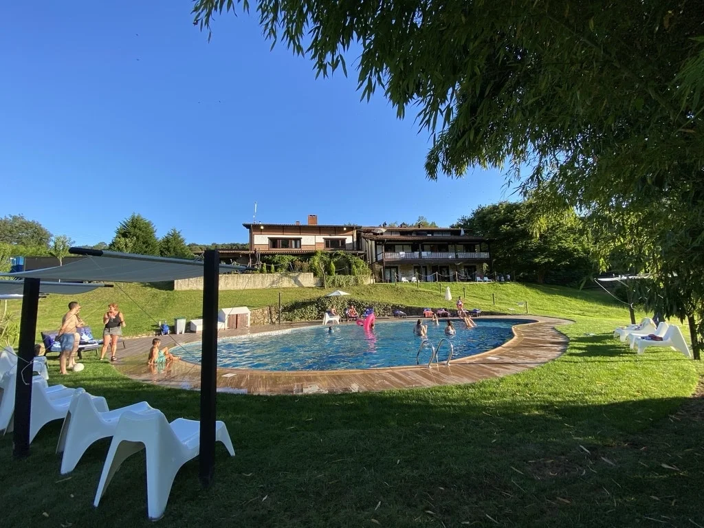 alquiler de vivienda de vacaciones con piscina Cantabria